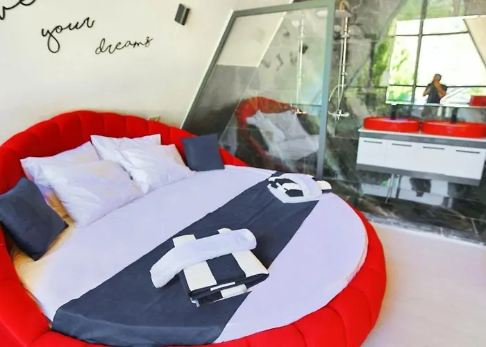 Villa İslamlar 1 Bedroom Secluded With Private Pool Hot Tub *
